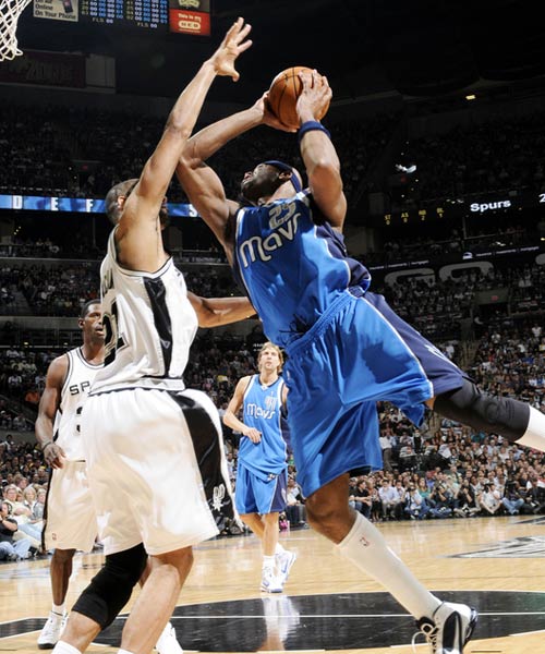 制造防守错 制造防守错